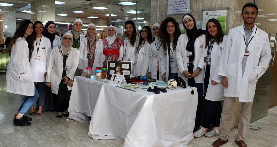 دائرة الصّيدلة في مستشفى الجامعة الأردنية تُنظّم مبادرة لخدمة المرضى والمجتمع المحلّي بعنوان (صحتك هدفنا الوحيد من رمضان للعيد)
